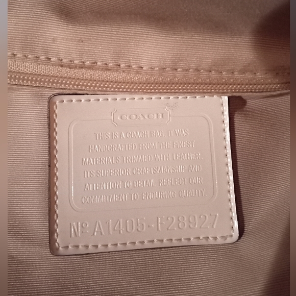 Coach Chambray Jacquard Tote. Color blue and ivory. With silver hardware. - Picture 10 of 11